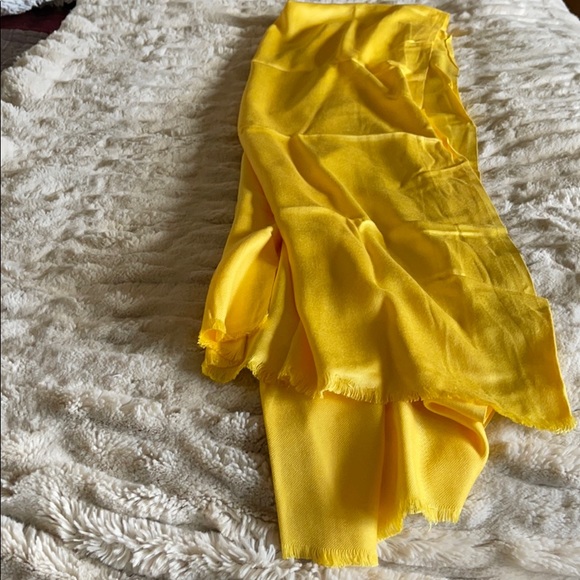 Scarf - Picture 2 of 3